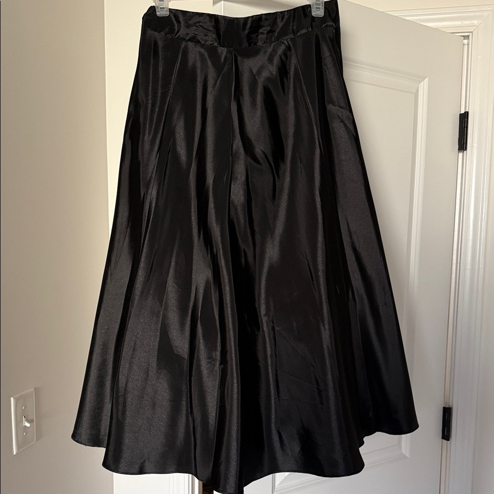 Elegant Black Satin Skirt with tulle